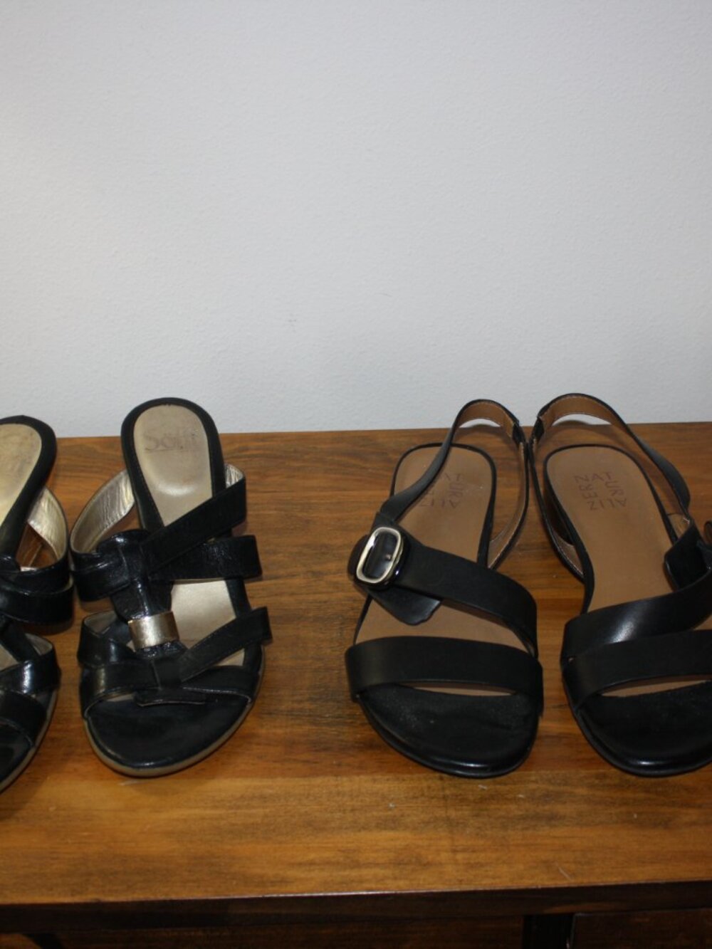Naturalizer Black Leather Strappy Sandals